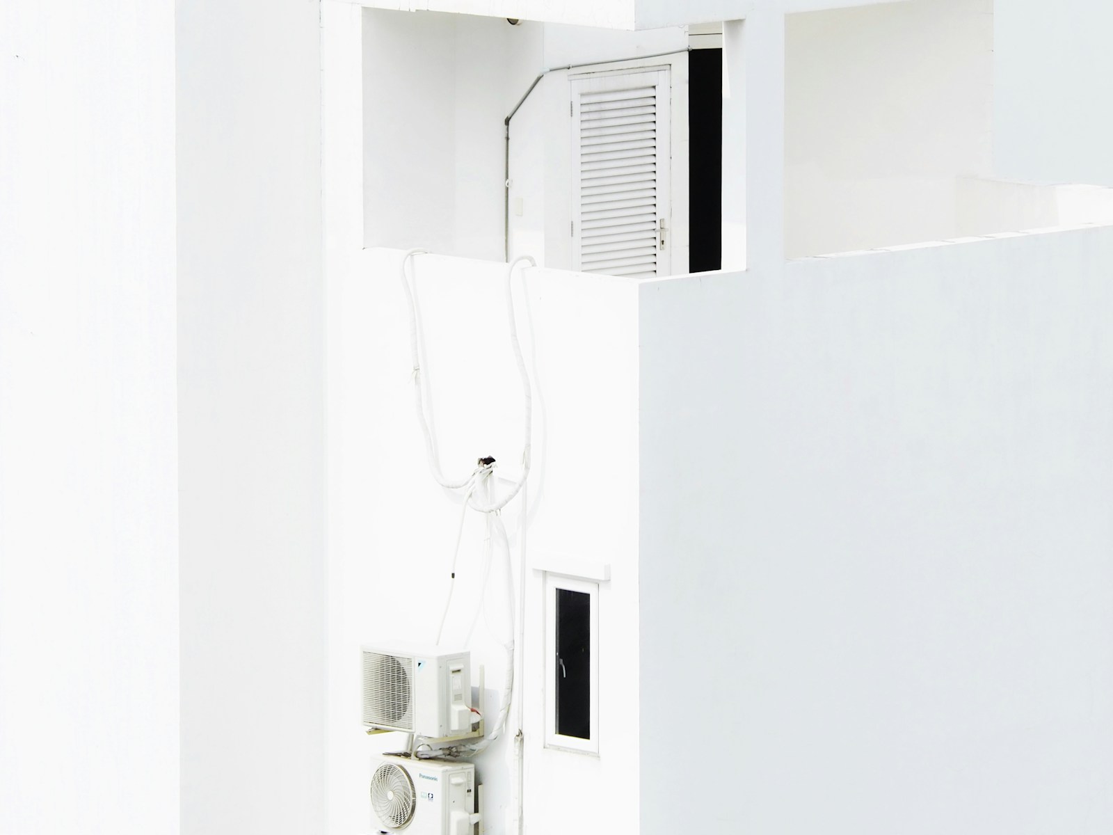 Duvara monte split klima iç ünitesi — Güzelbahçe Klima Servisi air conditioning service